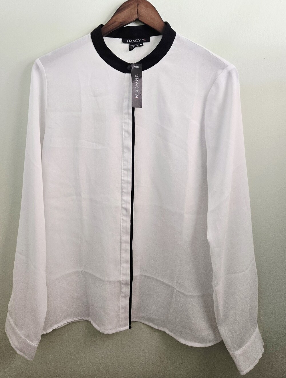 Tracy M White and Black Button Front Blouse Women's Size XL